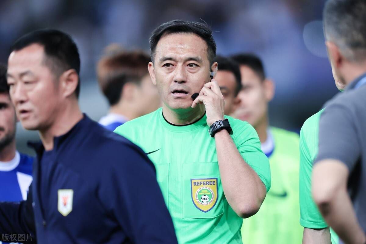 因为他小的时候就听父亲说过，苏家老爷子其实一直瞧不上父亲。